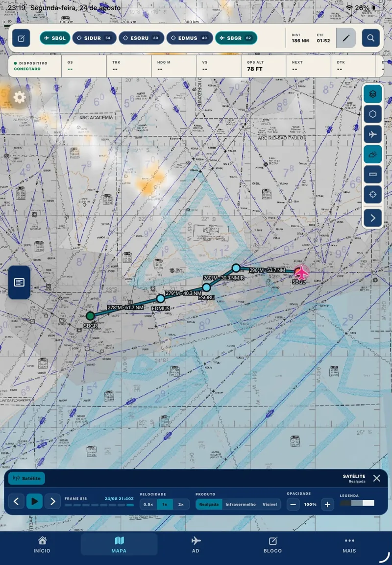 NavMap EFB no iPad com rota entre SBGR e SBGL